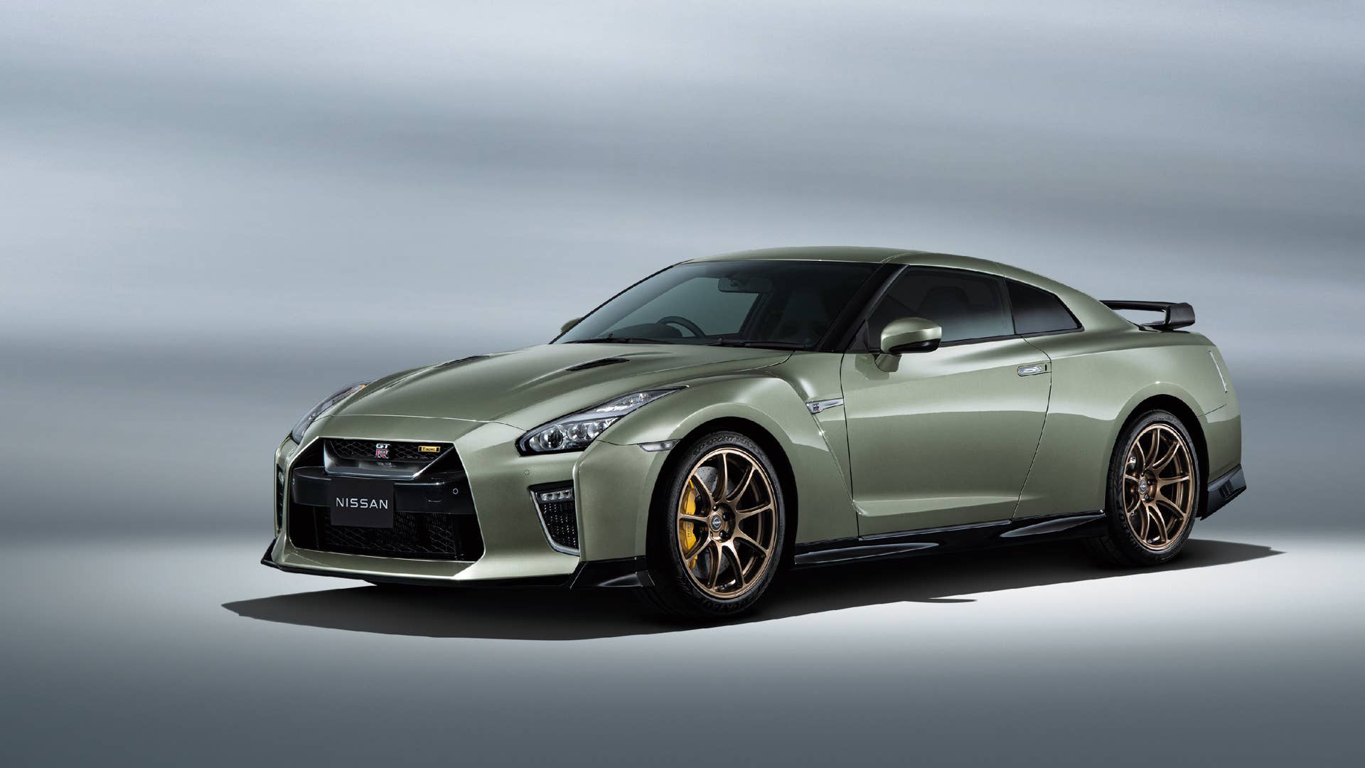 GT-R 【R35】 モデルカー Nissan GT-R T-spec comes with a Godzilla green interior - Autoblog